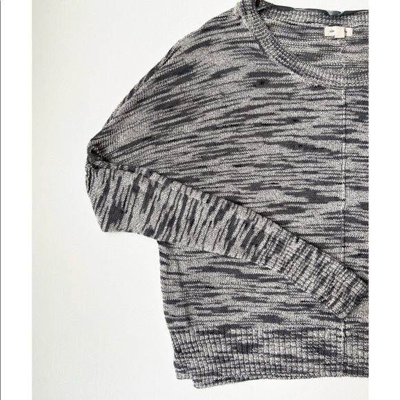 URBAN OUTFITTERS SWEATER - Picture 2 of 2